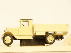 РАФ-977 Латвия синий, з-д Двигатель 1:43 