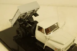 САЗ-3504 Газ-52 1975, 105211, DiP Models 1:43