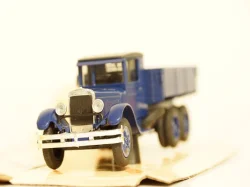 РАФ-977 Латвия синий, з-д Двигатель 1:43 