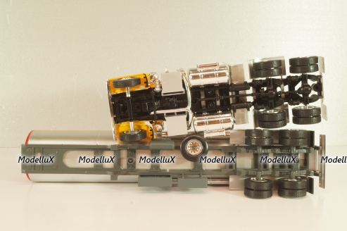 Peterbilt 359 with semi trailer fuel tanker "Shell", yellow/white/silver, American Truck, Spain #1, Altaya 1:43