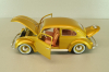 Volkswagen Beetle 1955 1000000th, gold, Burago 1:18