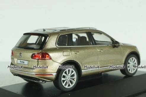 Volkswagen Touareg 2015 Sandgoldmet, Herpa 1:43