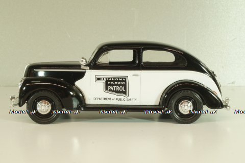 Ford Sedan Police Oklahoma, Highway Patrol, 1940, black/white, 67535, Liberty Classics 1:24