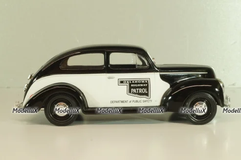 Ford Sedan Police Oklahoma, Highway Patrol, 1940, black/white, 67535, Liberty Classics 1:24