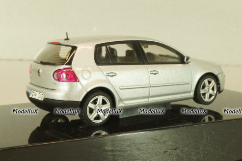 Volkswagen Golf V 5-doors 2003, silver, 59774, AutoArt 1:43