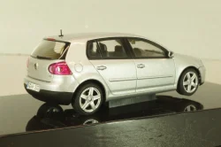 Volkswagen Golf V 5-doors 2003, silver, 59774, AutoArt 1:43