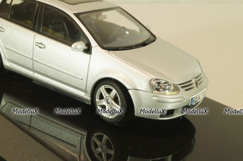 Volkswagen Golf V 5-doors 2003, silver, 59774, AutoArt 1:43