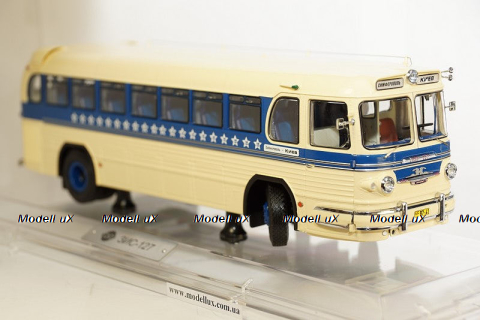 Triumph 3rd-Set: sport Triumph Collection, RHD, each 1x Spitfire, TR6 and stay, Vanguards 1:43