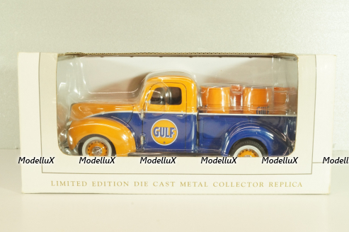 Ford PU pickup "Gulff" with oil barrel 1940, orange/blue, 64030, SpecCast 1:24