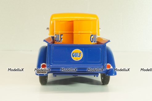 Ford PU pickup "Gulff" with oil barrel 1940, orange/blue, 64030, SpecCast 1:24
