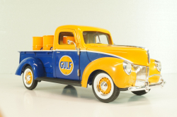 Ford PU pickup "Gulff" with oil barrel 1940, orange/blue, 64030, SpecCast 1:24