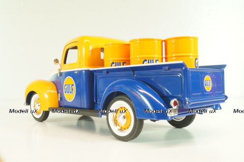 Ford PU pickup "Gulff" with oil barrel 1940, orange/blue, 64030, SpecCast 1:24