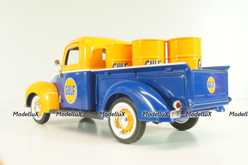 Ford PU pickup "Gulff" with oil barrel 1940, orange/blue, 64030, SpecCast 1:24