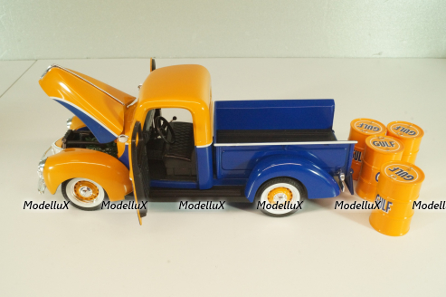 Ford PU pickup "Gulff" with oil barrel 1940, orange/blue, 64030, SpecCast 1:24