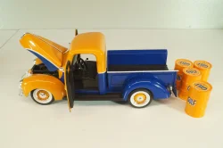 Ford PU pickup "Gulff" with oil barrel 1940, orange/blue, 64030, SpecCast 1:24