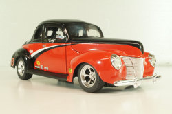 Ford Sedan Delivery Cvan "Toy House" 1934, red/black, 14027, SpecCast 1:24