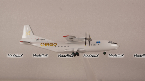 Ан-10А Antonov AN-10 Алма-Аты модель самолета, Herpa 1:200