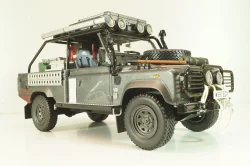 Land Rover Defender Tomb Raider (Lara Croft), movie edition , 8903TR, Kyosho 1:18