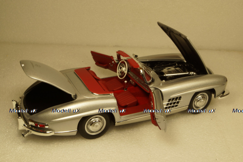 Mercedes 300 SL roadster 1957 silver, 183890, Norev 1:18
