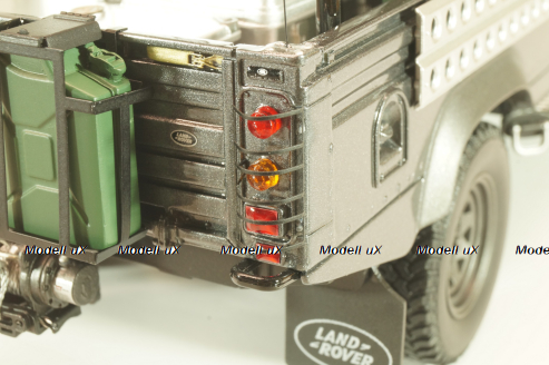 Land Rover Defender Tomb Raider (Lara Croft), movie edition , 8903TR, Kyosho 1:18