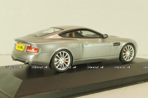 Aston Martin V12 Vanquish 2001, silver, MOC018, IXO 1:43