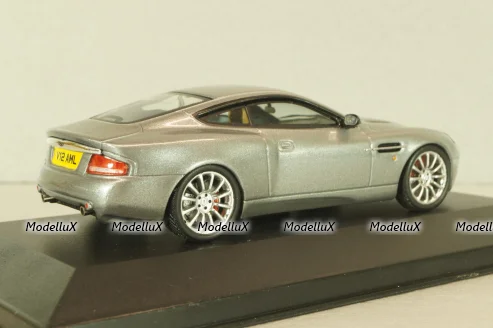 Aston Martin V12 Vanquish 2001, silver, MOC018, IXO 1:43