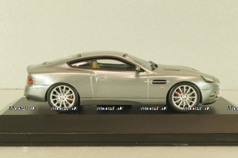 Aston Martin V12 Vanquish 2001, silver, MOC018, IXO 1:43