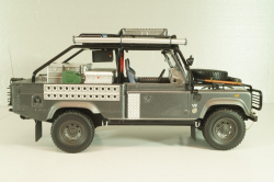 Land Rover Defender Tomb Raider (Lara Croft), movie edition , 8903TR, Kyosho 1:18