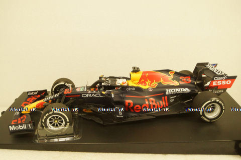 Red Bull Racing Honda RB16B Max Verstappen Winner Abu Dhabi GP 2021 W/Pitboard GP 2021, 110212333, Minichamps 1:18