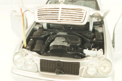 Mercedes-Benz E 420 (S210) 1995, silver, Anson 1:18