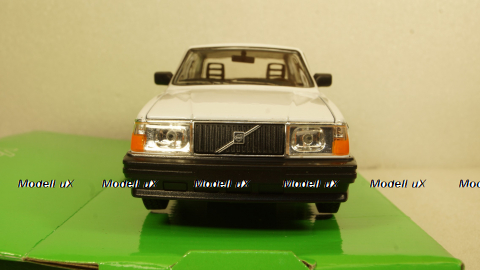 Volvo 240 GL white, 24102White, Welly 1:24
