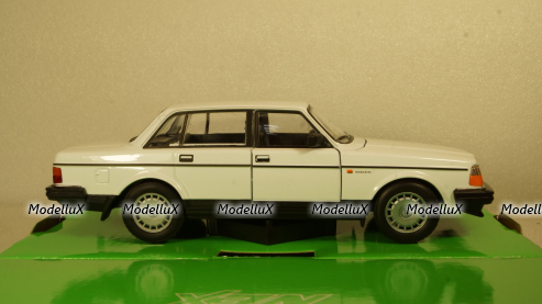 Volvo 240 GL white, 24102White, Welly 1:24