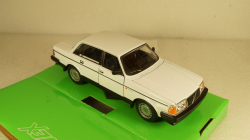 Volvo 240 GL white, 24102White, Welly 1:24