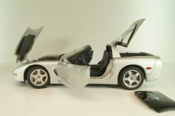 Chevrolet Corvette (C5) Coupe 1999, silver, UT0597, UT Models 1:18