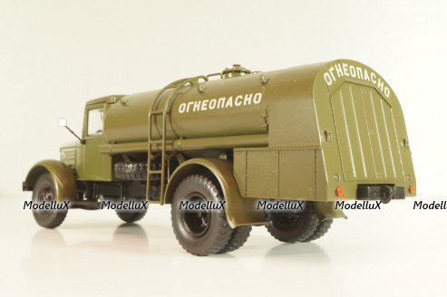 ТЗ-200 топливозаправщик на шасси Маз-200, хаки, Легендарные грузовики №80, Modimio 1:43