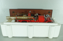 Ahrens Fox R-K-4 Pump Fire Engine 1922, red, Franklin Mint 1:32