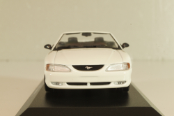 Ford Mustang Cabriolet 1994, white, 940085631, Maxichamps 1:43