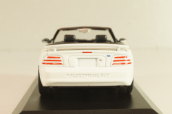 Ford Mustang Cabriolet 1994, white, 940085631, Maxichamps 1:43