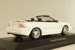 Ford Mustang Cabriolet 1994, white, 940085631, Maxichamps 1:43