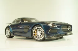 Mercedes-Benz SLS AMG Black series 2013, blue metallic, 110033026, Minichamps 1:18