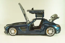 Mercedes-Benz SLS AMG Black series 2013, blue metallic, 110033026, Minichamps 1:18