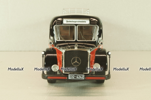 Mercedes-Benz O 10000 bus 1937, red/black, 12304, Premium Classixxs 1:43 Уценка!