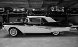 Ford Fairlane 500 Convertible 1958 black/white, SUN5286, SunStar 1:18