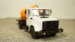 ЗИЛ 4333 КО-520, арт. 101878, АИСТ 1:43