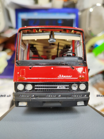 ИКАРУС 256.54 красно-белый, DEMPRICE 1:43 Уценка!