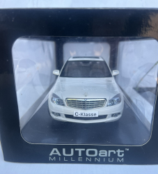 Mercedes-Benz C-class Elegance W204, 2007, white, 76262, AutoArt 1:18