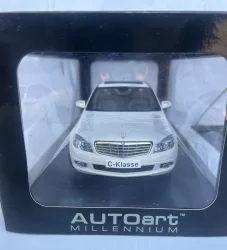 Mercedes-Benz C-class Elegance W204, 2007, white, 76262, AutoArt 1:18