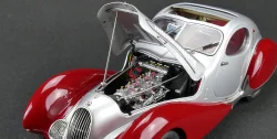 Talbot-Lago Coupe T150 C-SS Figoni & Falaschi “Teardrop”, 1937-39 silver / red, CMC 1:18