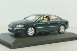 Volkswagen Phaeton 2002, green  Minichamps 1:43