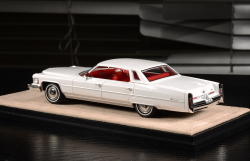 Cadillac Sedan Deville 1976, Cotillion White STM76501, Stamp models 1:43 